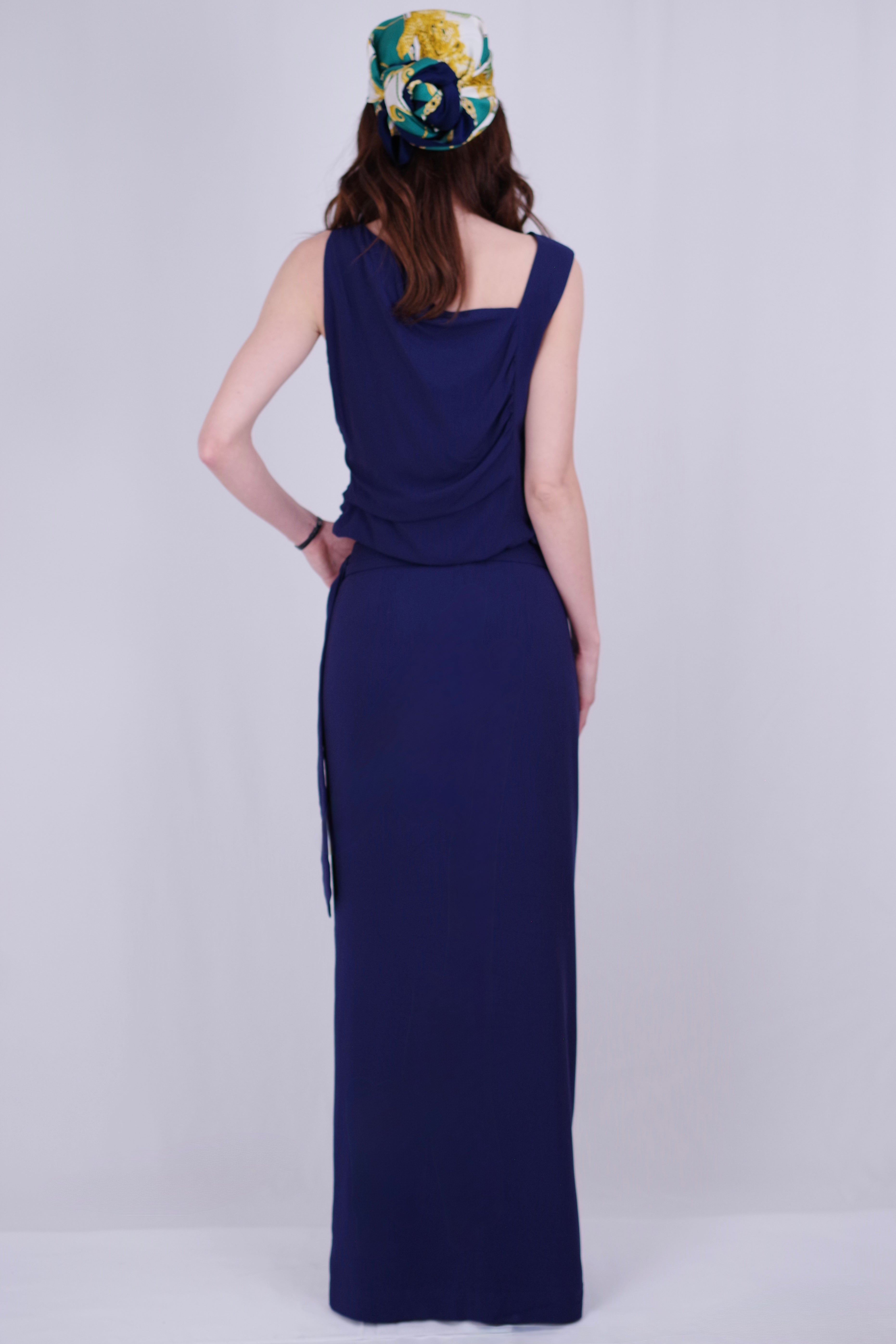 Top Marine Sans Manches – Bleu Marine, Encolure Courbe Sculptée