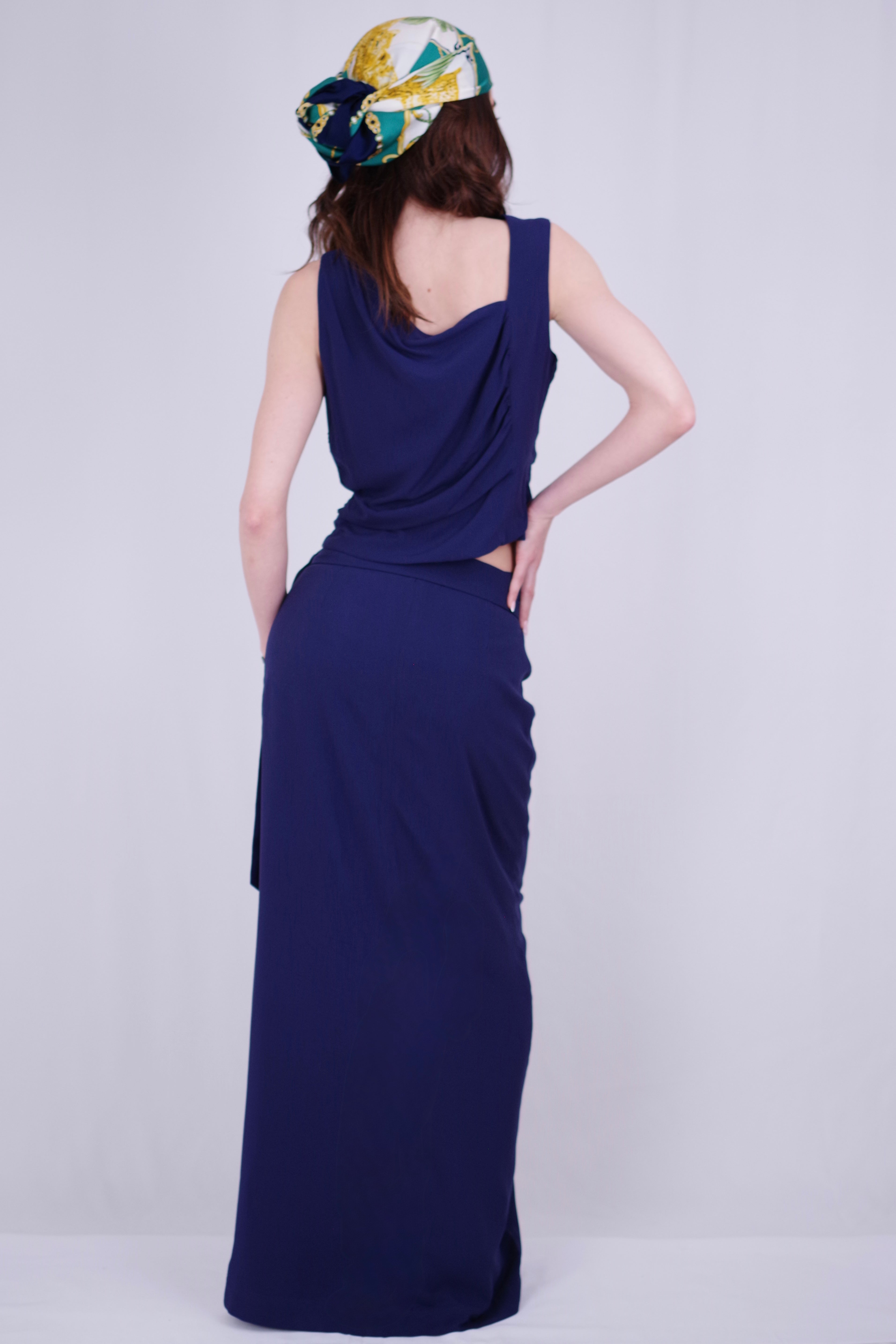 Top Marine Sans Manches – Bleu Marine, Encolure Courbe Sculptée