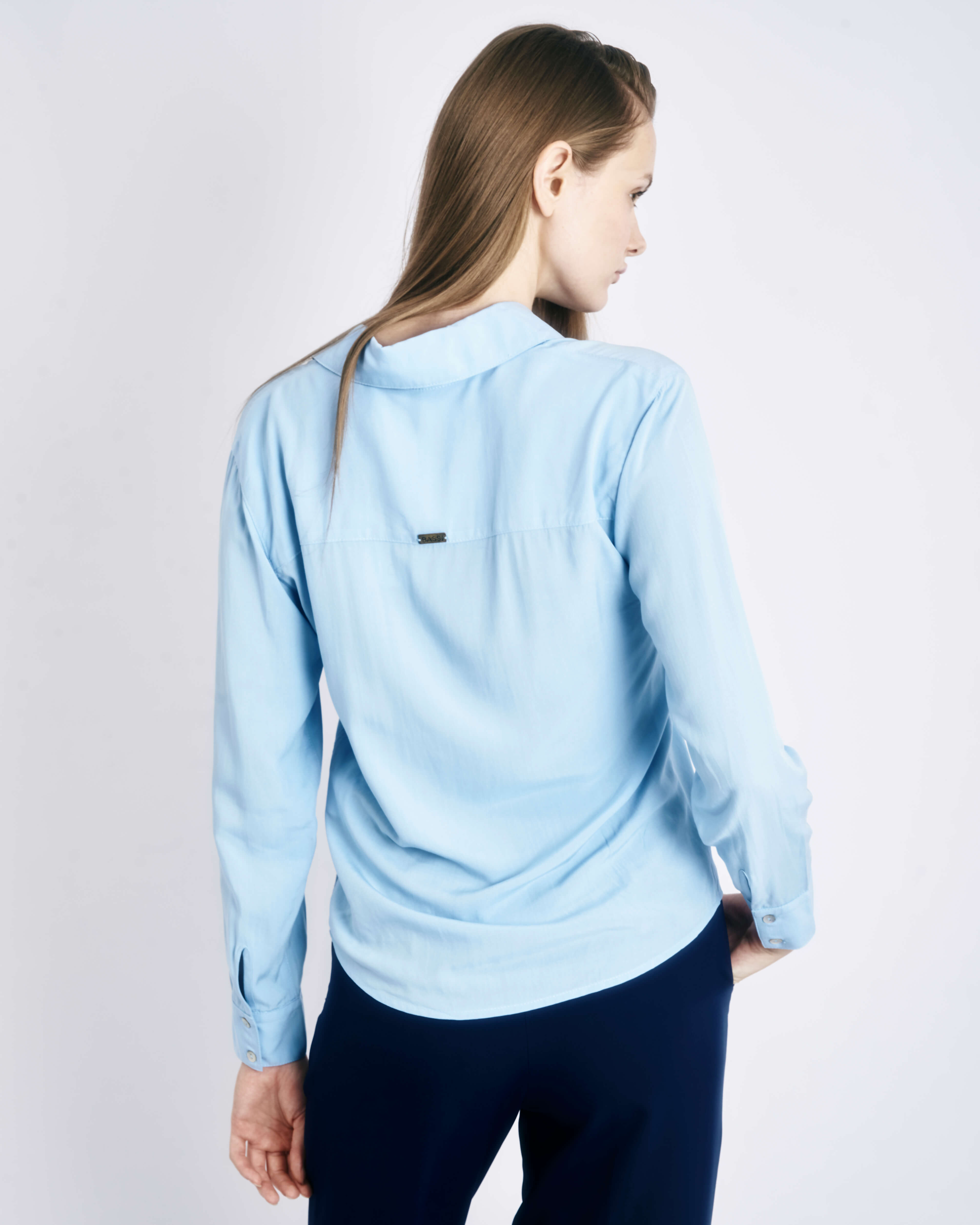 Chemise Bleue en Viscose avec Boutons en Nacre Daniela.