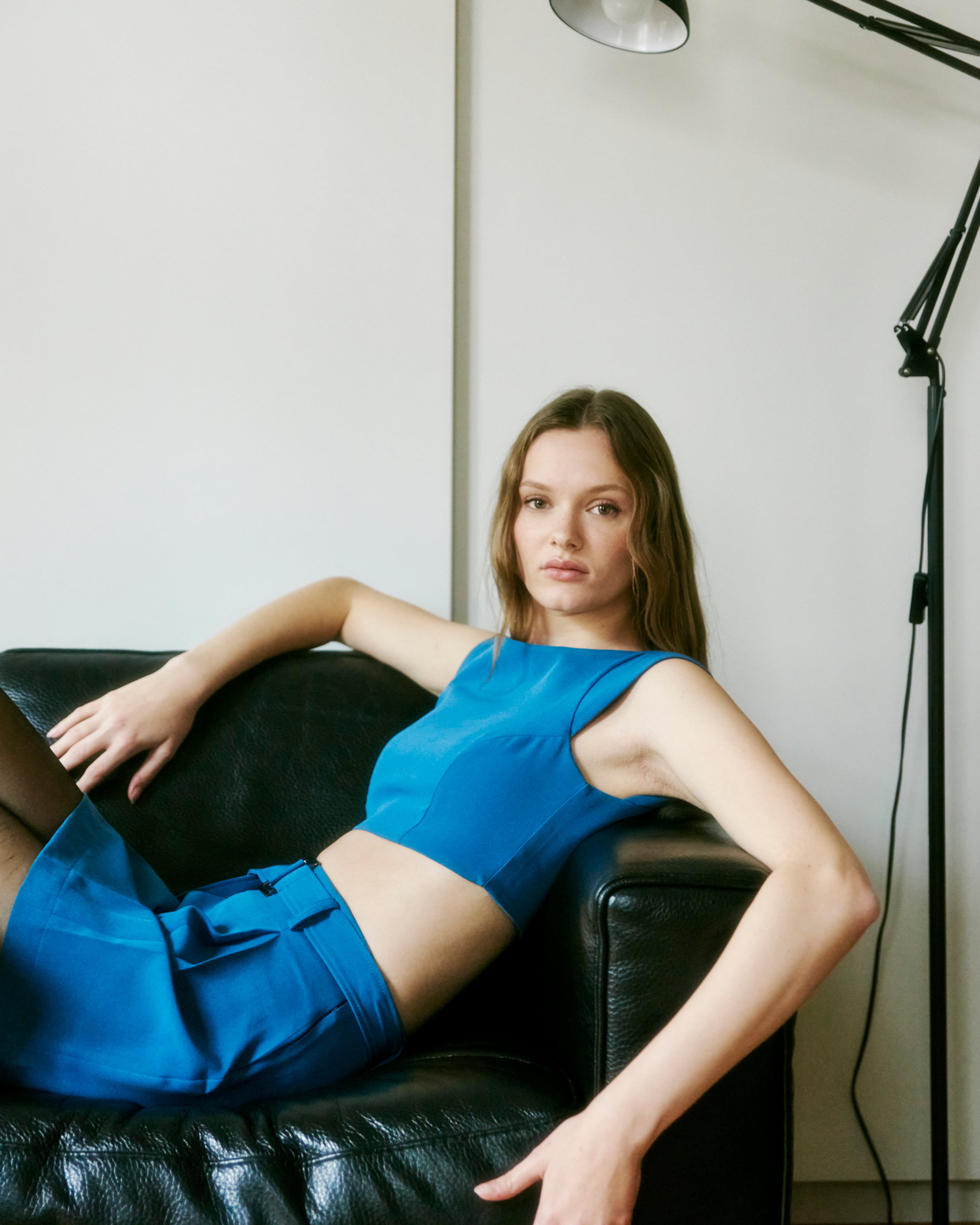 Mini jupe et chemisier bleu Vanessa