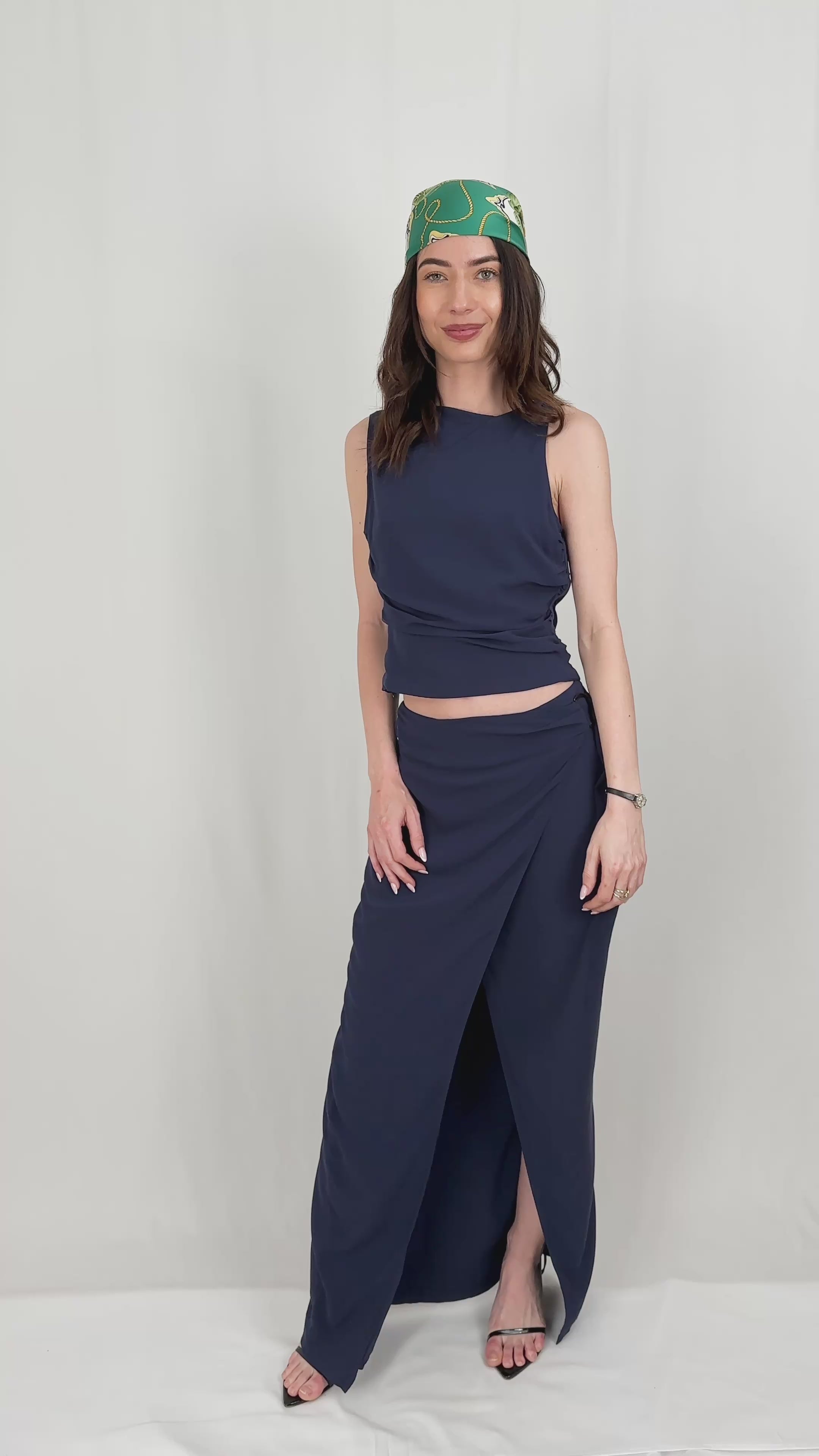 Saia Envelope Feminina Barbara Azul Marinho – Comprimento Midi, Detalhe em Fivela, Look de Verão